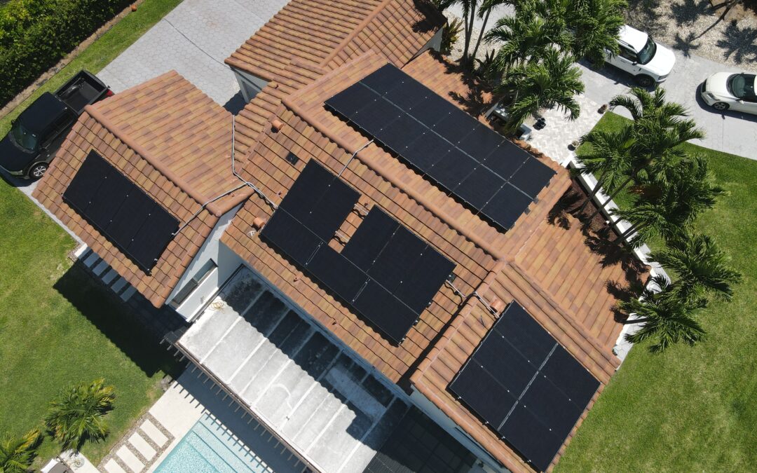 Solar Power in Florida: Generator vs. Solar Battery Backup